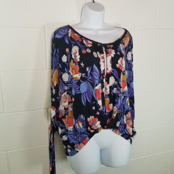 Free people keepin on dark floral open front blouse - Picture 9 of 15